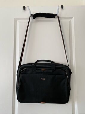 Solo New York Laptop Bag with shoulder strap EUC